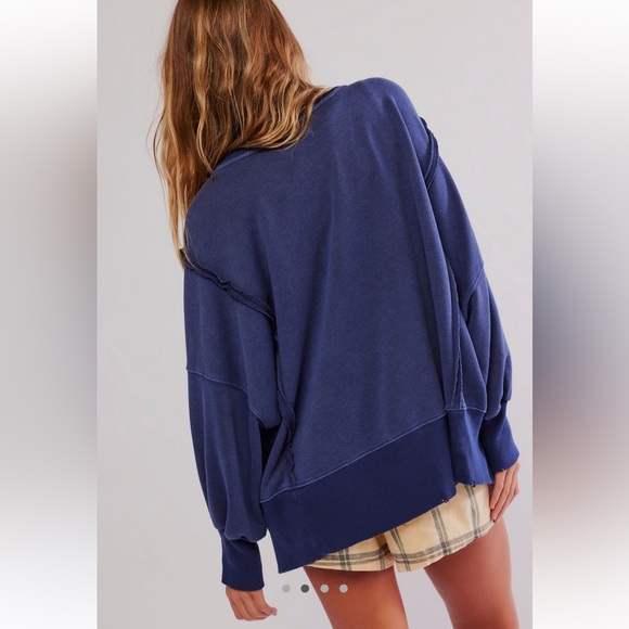 We The Free 13 Graphic Camden Pullover in Navy Combo - Picture 2 of 5